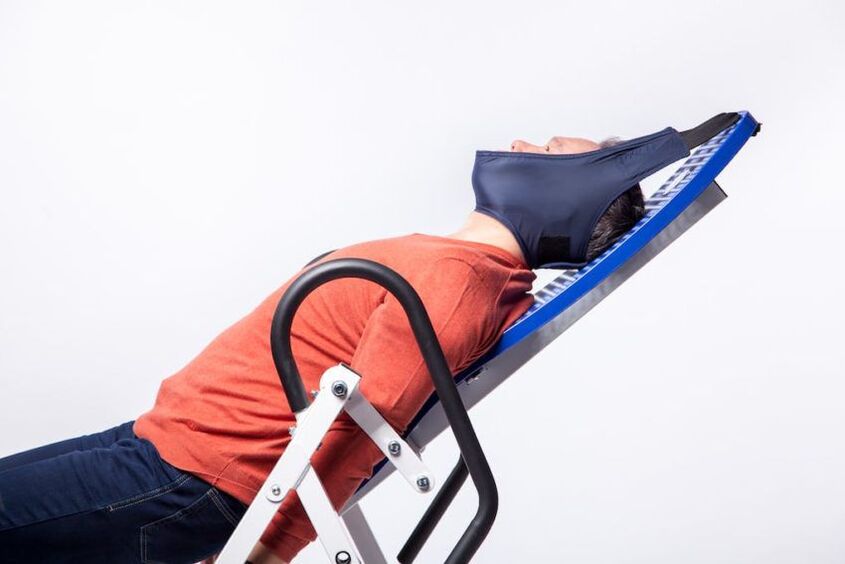 Traction therapy for cervical osteochondrosis